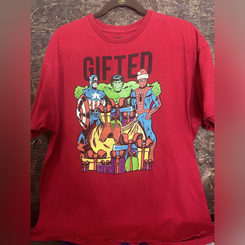 Marvel Comics SPIDER-MAN HULK CAPTAIN AMERICA GIFTED CHRISTMAS T-shirt